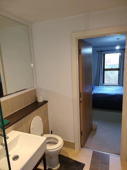 Delightful 2 Bedroom Apartment *